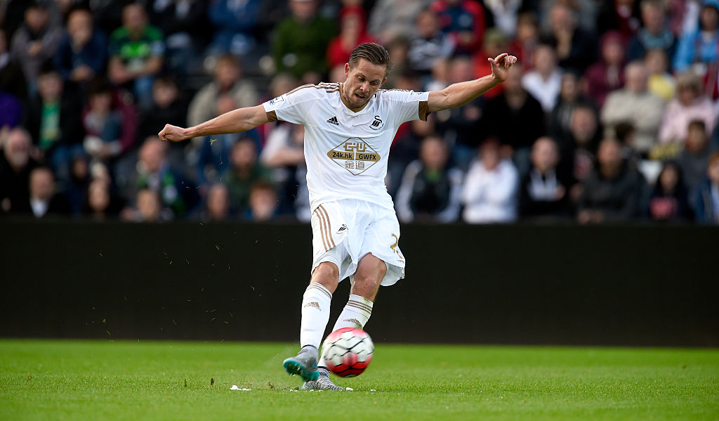 SWANSEA, WALES - AUGUST 01: Swansea player Gylfi Sigurdsson in action during the Pre season friendly match between Swansea City and Deportivo La Coruna at Liberty Stadium on August 1, 2015 in Swansea, Wales. (Photo by Stu Forster/Getty Images)