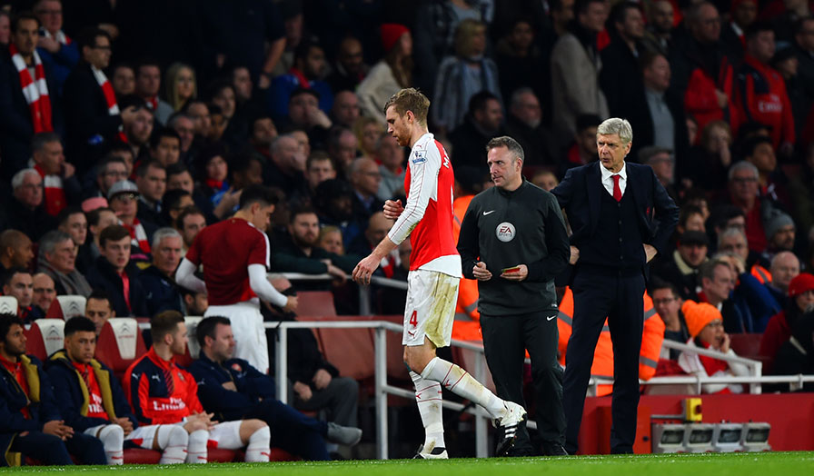 Per Mertesacker sent off