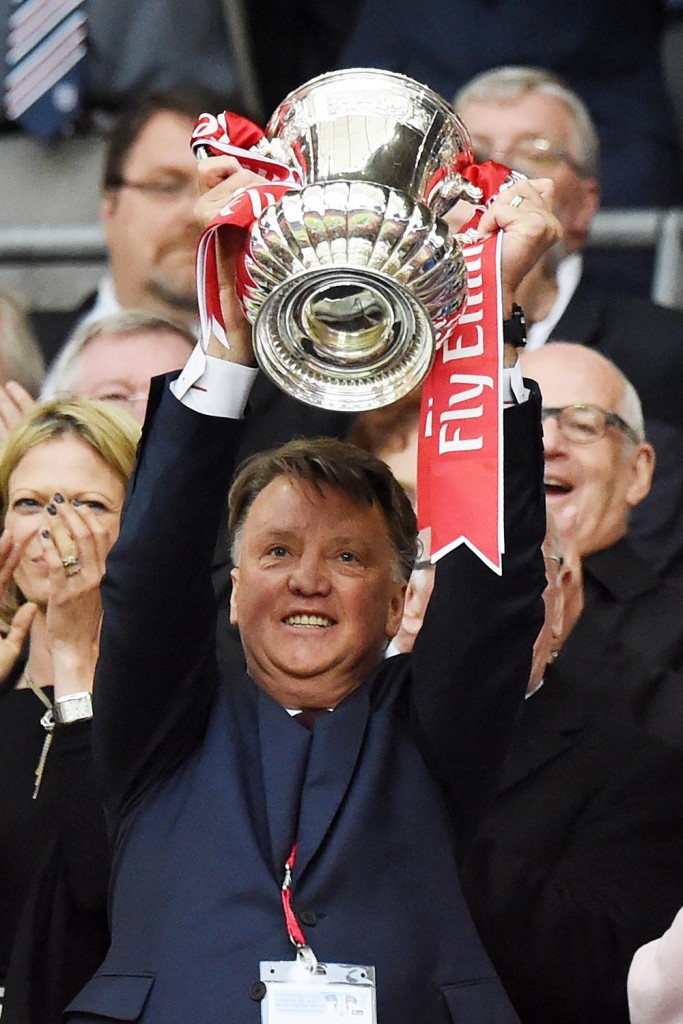 van gaal lifts fa cup