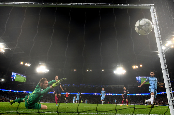 MANCHESTER, ENGLAND - NOVEMBER 01: Ilkay Gundogan of Manchester City (R) scores his sides first goal past Marc-Andre ter Stegen of Barcelona (L) during the UEFA Champions League Group C match between Manchester City FC and FC Barcelona at Etihad Stadium on November 1, 2016 in Manchester, England. (Photo by Laurence Griffiths/Getty Images)